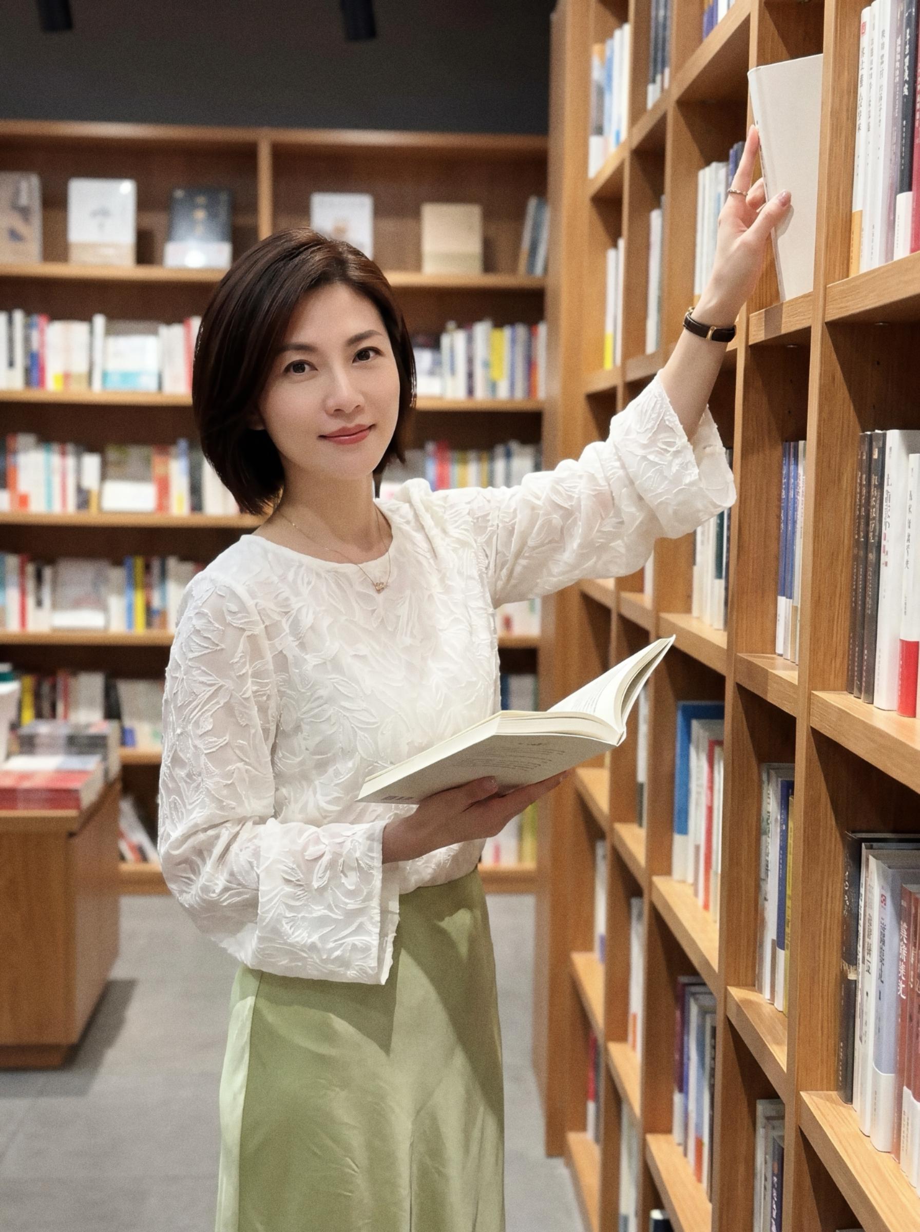 人无法同时拥有青春和对清楚的感受。