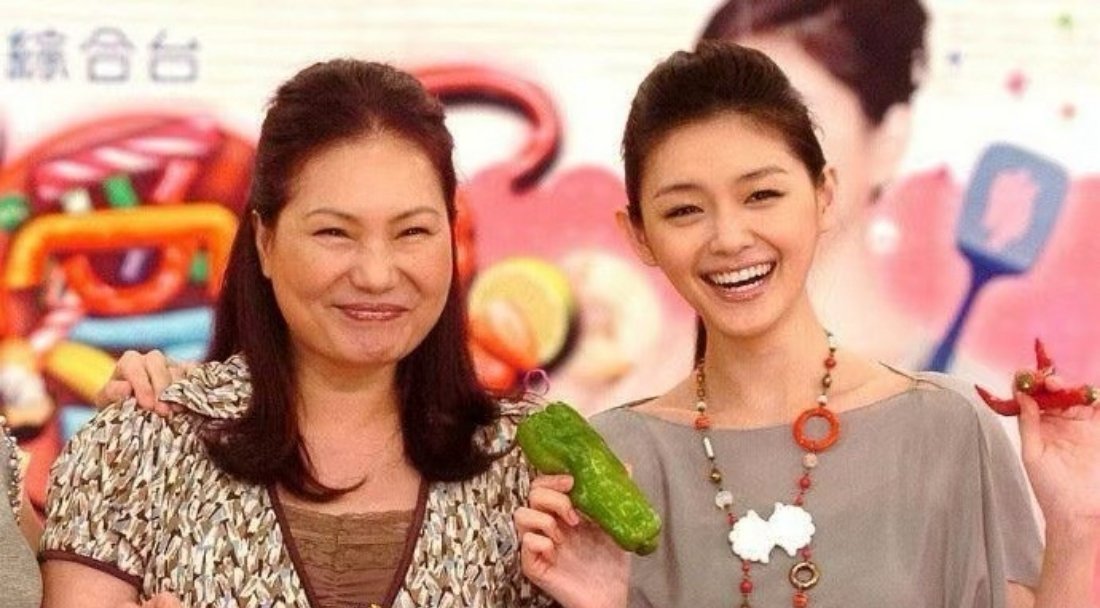 S妈深夜发文想大S 太痛了 白发人送黑发人 徐妈妈加油，保重身体🙏 ​​​