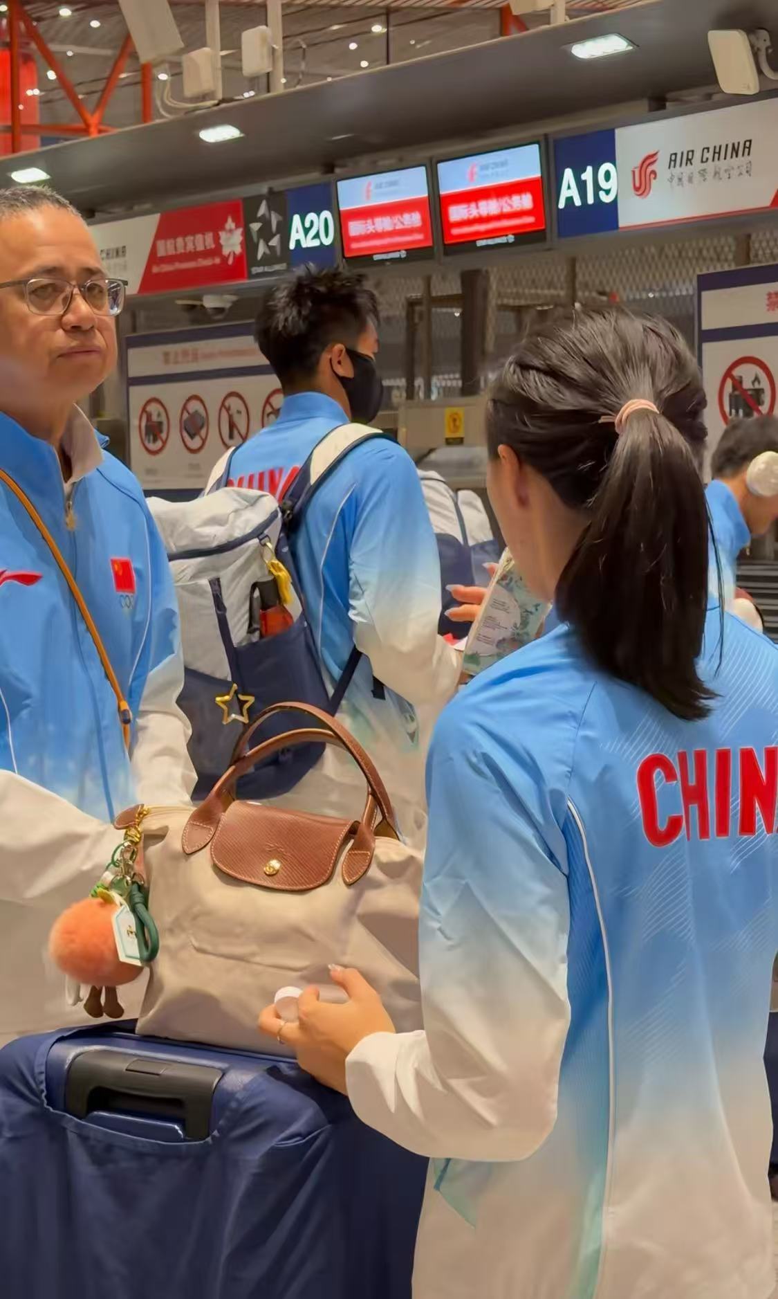 每天喝牛奶身体会发生的变化 陈妤颉的长高小秘籍来啦！坚持喝伊利金典牛奶，长期补充