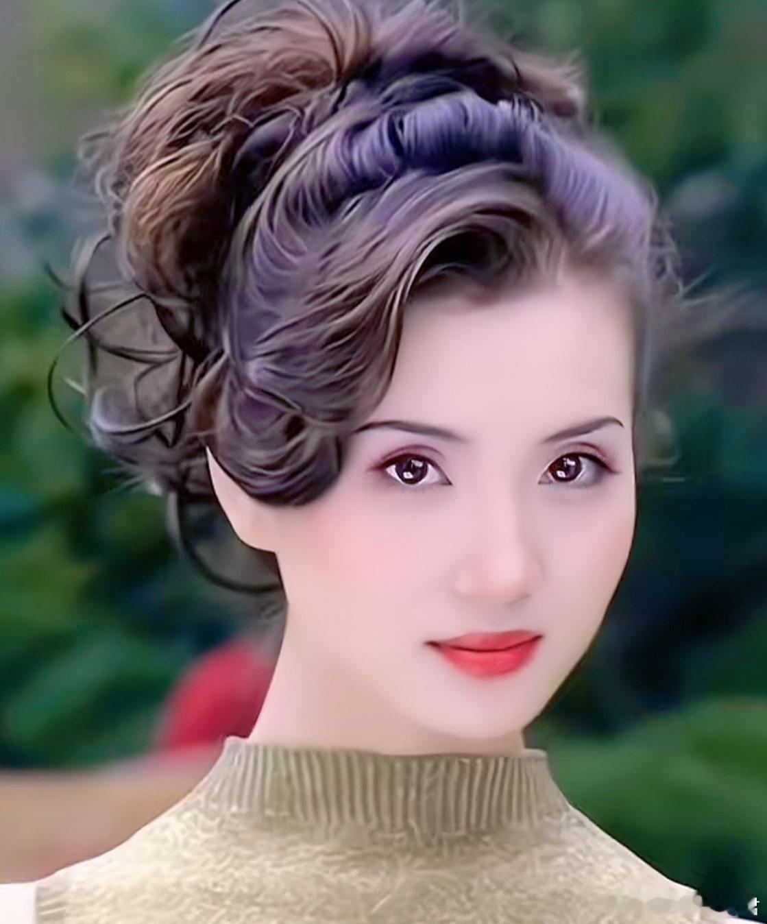 陈好[超话]  粉红女郎陈好 万人迷 万玲陈好 ​​​