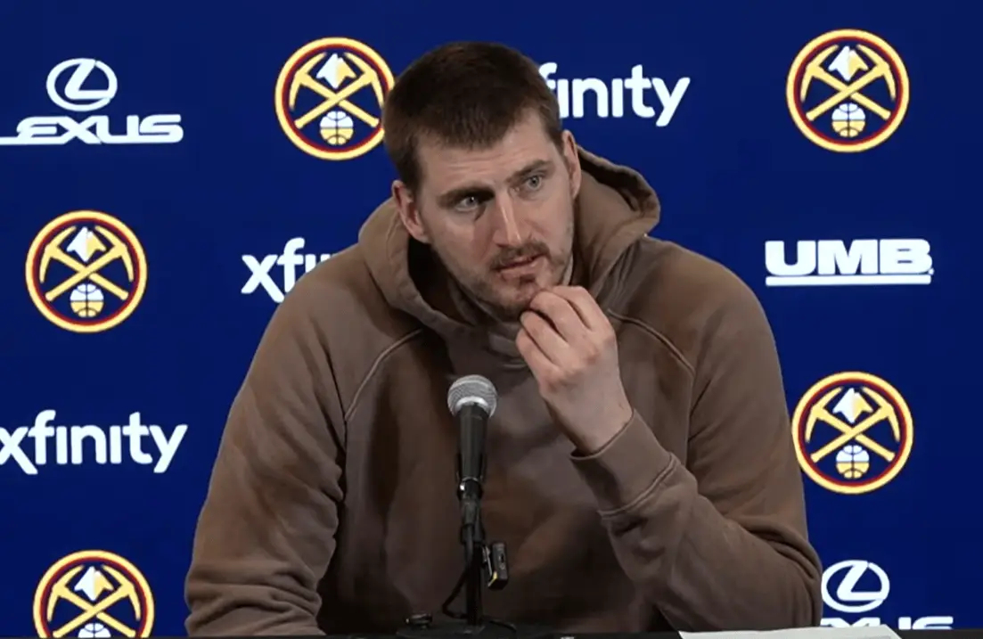 约基奇：詹姆斯是个传奇，现在仍是转换得分最多的球员之一今天NBA常规赛掘金主场对