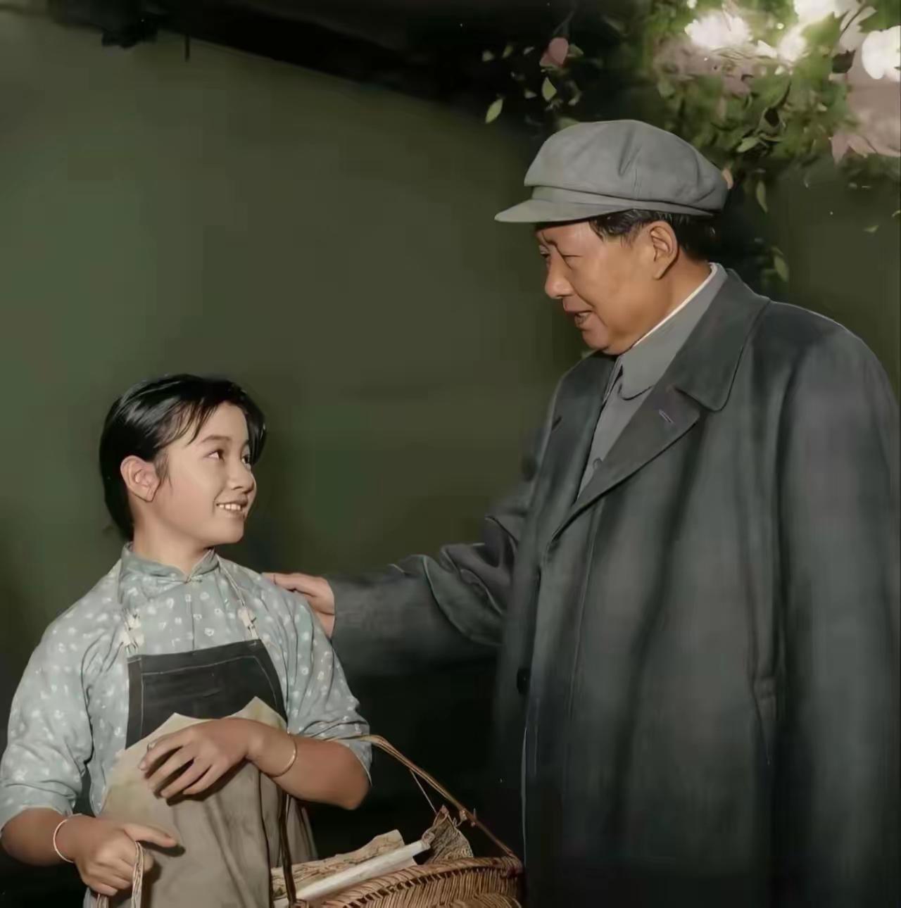 当年跟毛主席合影的《红孩子》细妹，如今81岁，人生后半段很多人想不到
 
看过老