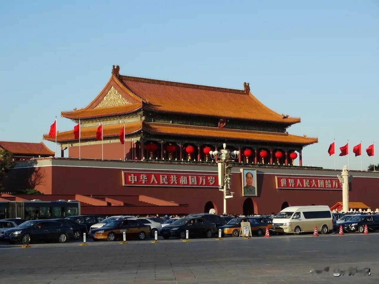 “为了孩子，值吗？”北京一位奶爸的选择引发热议。他研究生毕业后入职国企，手握西城