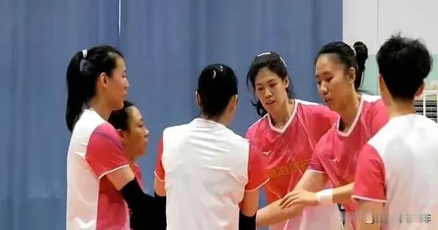 天津女排实力大损，该如何破局？
天津女排这两年的成绩都不怎么理想
去年排超联赛输