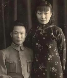 1925年，陈诚回家奔丧。7年不见的妻子，想与他同房。妻子刚到床上，就被他强行推