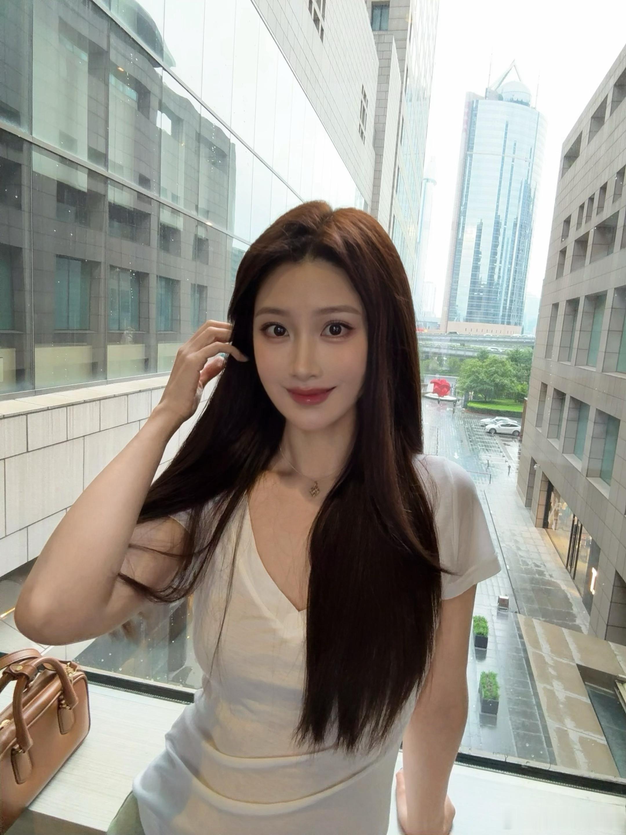我想去云南采蘑菇，景德镇画盘子，安吉采茶，先走哪一步？ 
