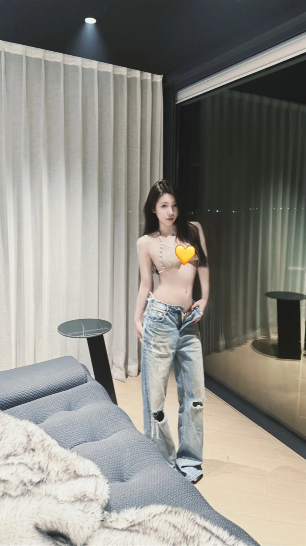 美女不该有太多情绪