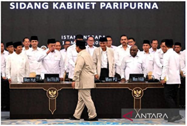 个人顾个人
3月14日报道的消息，印度尼西亚总统普拉博沃·苏比安托（Prabow