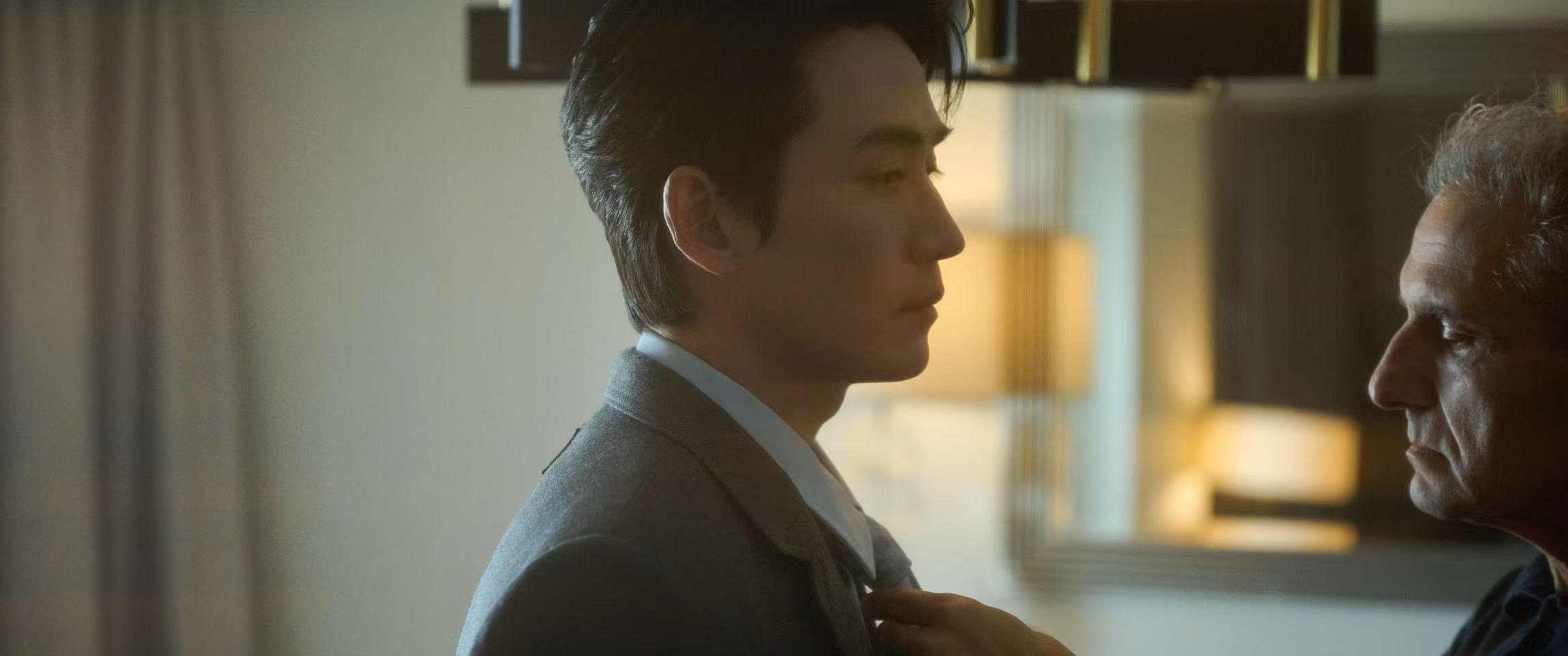 朱一龙闪耀好莱坞 不愧是LV和萧邦的宠儿！2026度假系列穿出新高度，珠宝腕表点