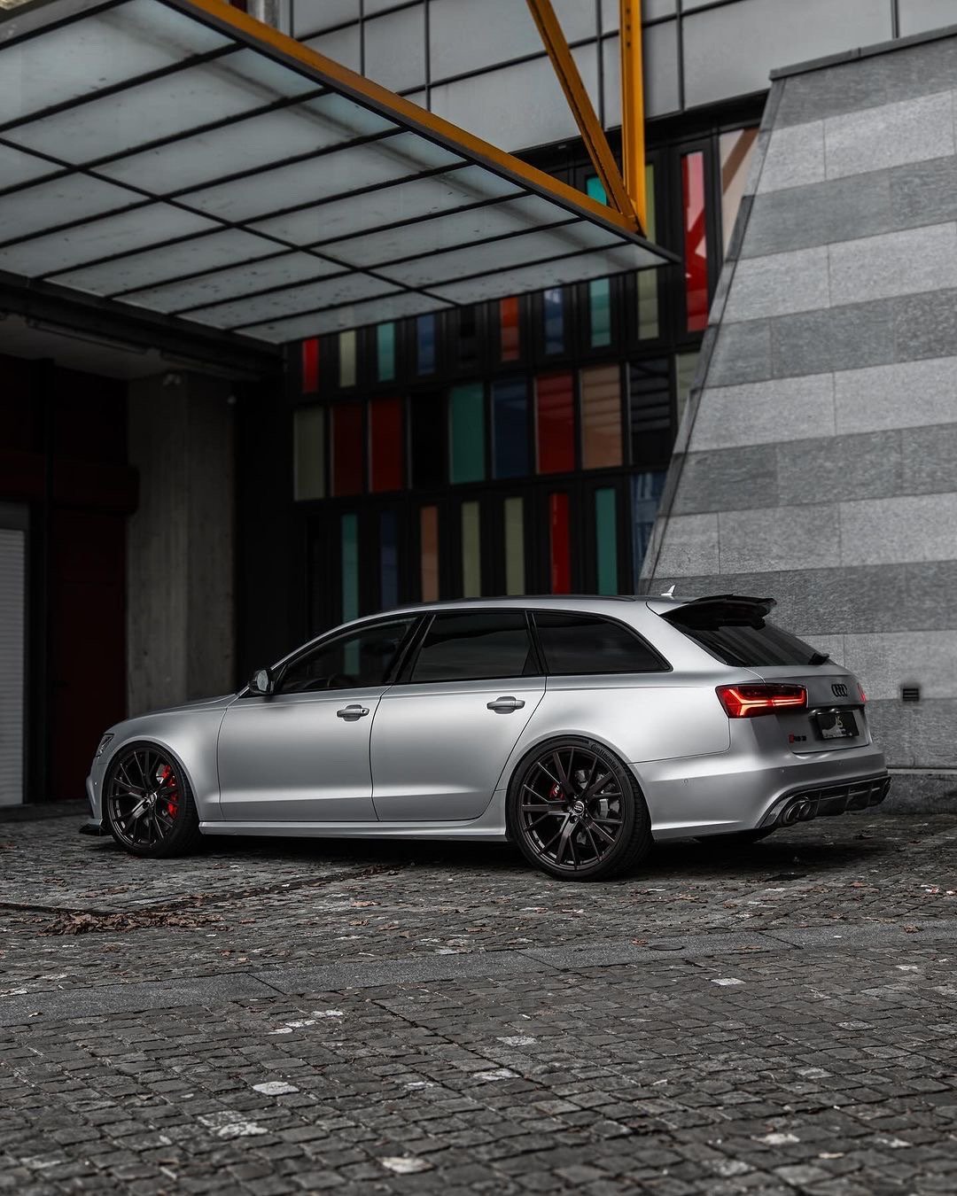 奥迪 RS6 Avant Performance（花剑银） ​​​
