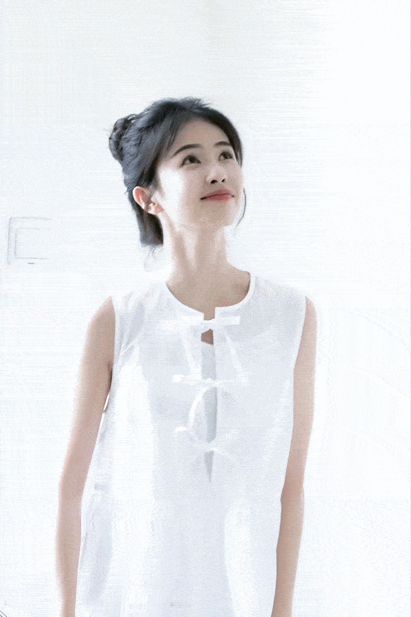 白鹿 “好幸运 你像礼物一样出现在我的生命里 闪闪发光”