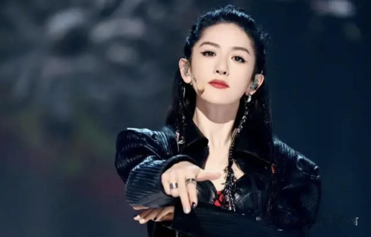 谢娜为什么一定要开演唱会？

谢娜个人首场演唱会，五月五日，成都，门票380到1