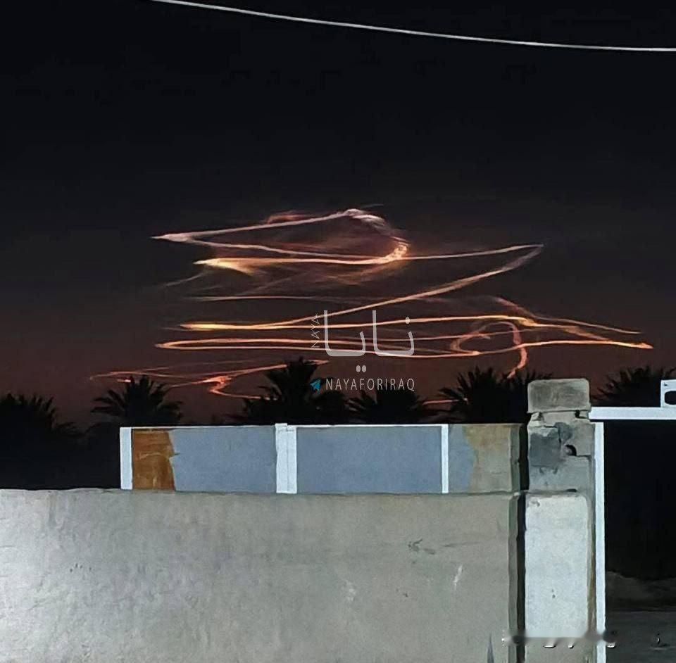 🇮🇷伊朗导弹在伊拉克天空划出一道道轨迹。