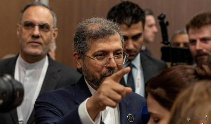 【美国情报机构称伊朗仍具备战前70%的导弹库存】
综合媒体消息，美国军方和情报机