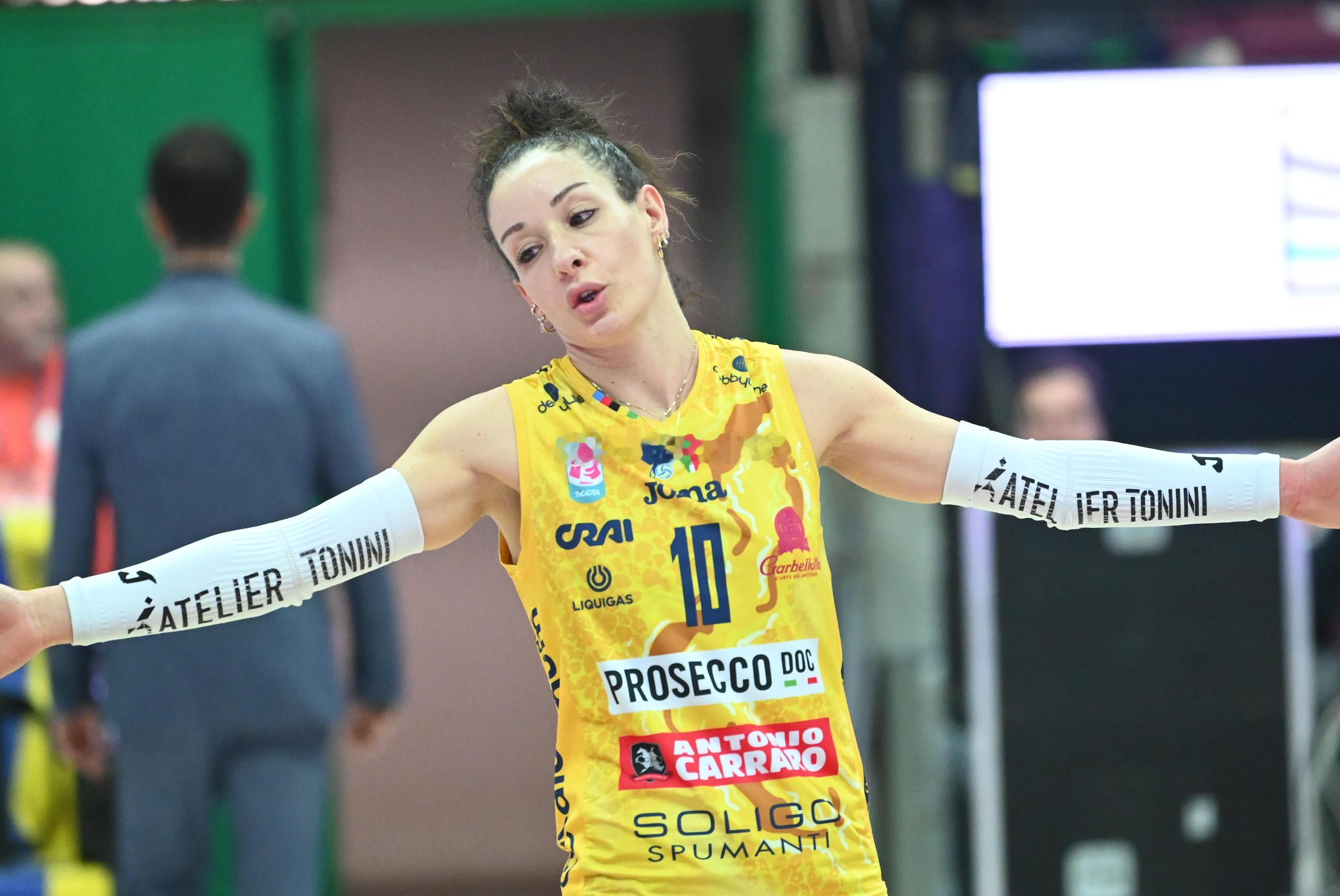 【朱婷15分 科内利亚诺横扫贝加莫】2025-2026意大利女排甲级联赛常规赛第