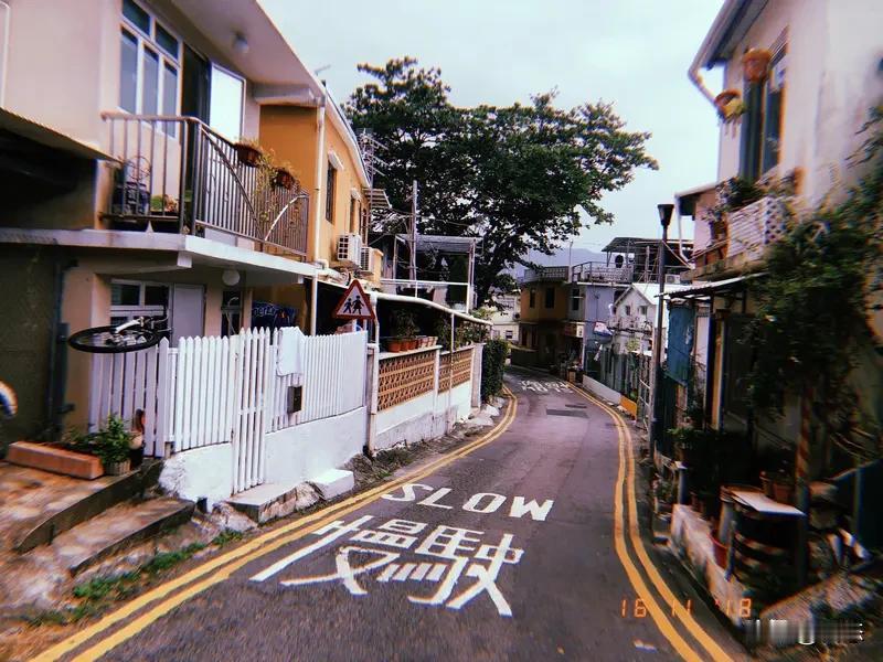 周星驰的电影里有太多经典语录。像《喜剧之王》中，“你可以说我是跑龙套的，但是你不