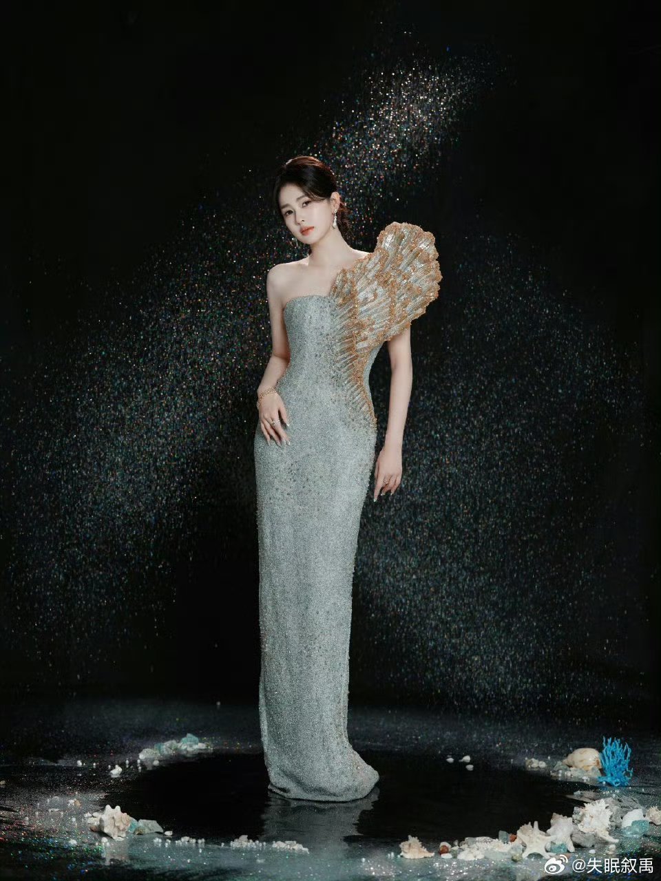 白鹿别把白敬亭扇感冒了刷到热搜笑出声，这标题谁起的太有才了！ 