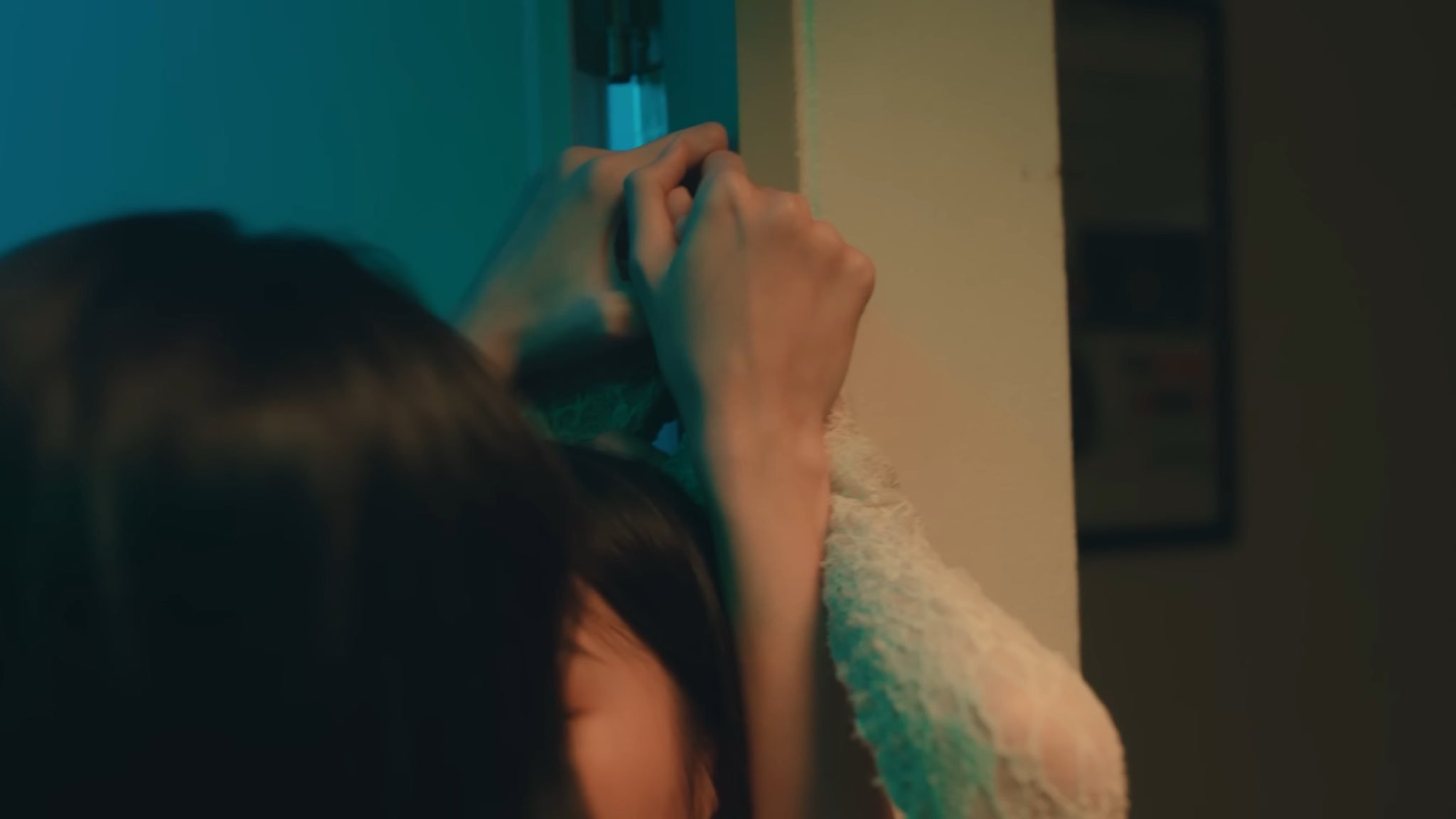 你们知道从初见看不顺眼打架直到最后喝完酒被转校生按住手亲有多带感吗🫪 