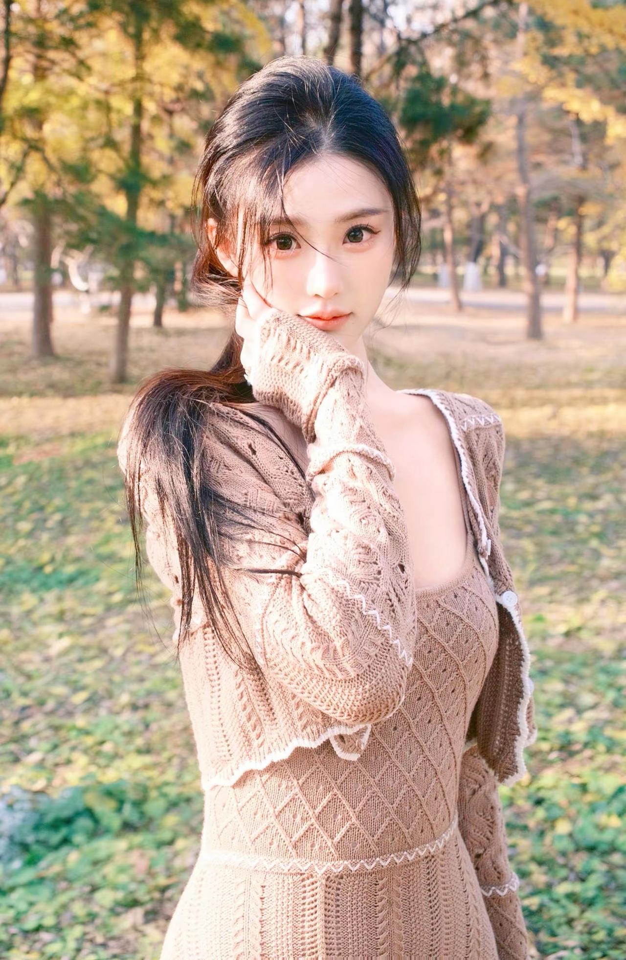 女性怎么样才可以变的优雅，有气质化妆不是为了取悦谁，是取悦镜子里那个笑着的自己。