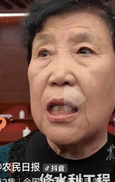一份“给农民增加养老金”的建议，把网上一些人的火气彻底点着了。有人问农民交过社保