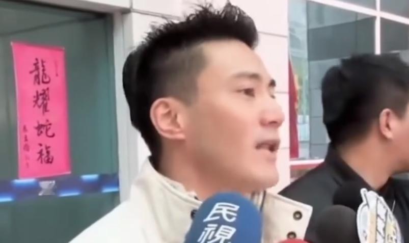 国民党里面的跳梁小丑又出来了，他就是之前在朱立伦时候担任国民党青年部副主任的丁瑀