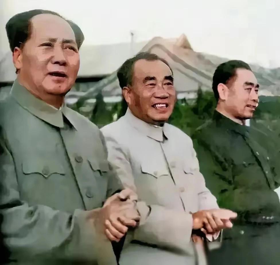 他们是世界上最强三人组，没有之一。
他们三人从相识到相知，从一无所有到拥有百万大