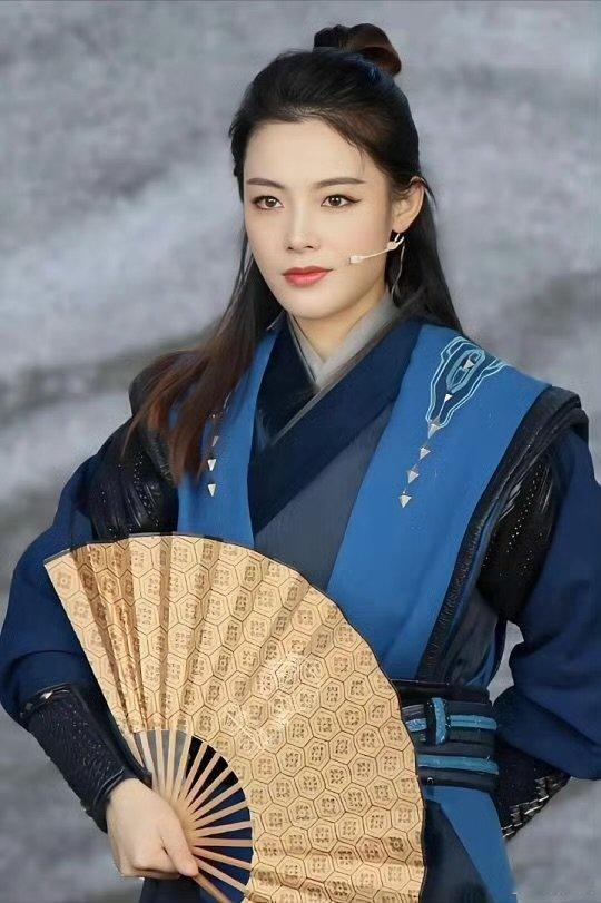 陈丽君戏疯子的称号由来已久陈丽君戏疯子事迹又添一条越了解越敬佩陈丽君。所谓戏疯子