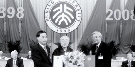 1967年，中国氢弹试爆成功，美国得知这一消息后，立刻开始调查氢弹泄密事件，直到