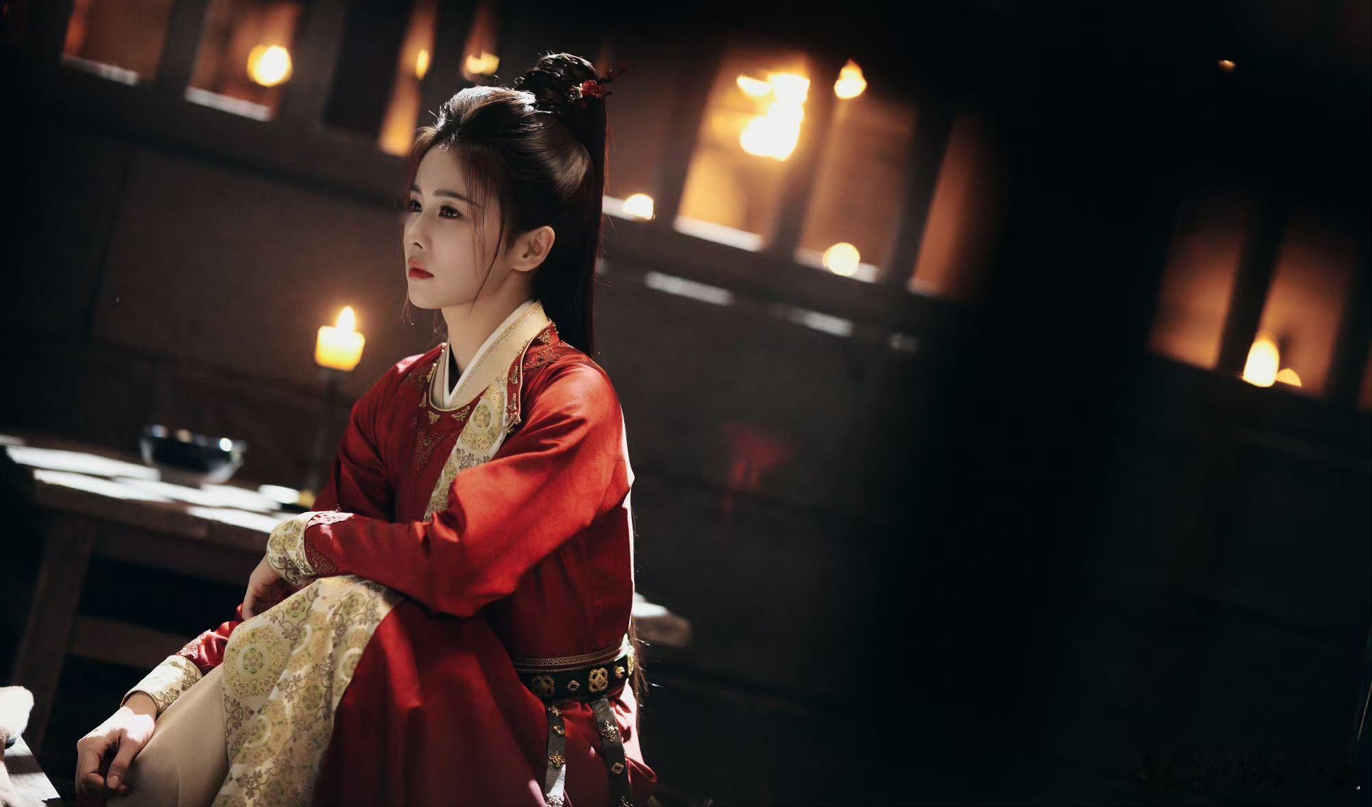 新春就得看白鹿这种爽文女主 谁还没被白鹿的李佩仪飒晕！开局鬼火焚身惊住众人，她淡