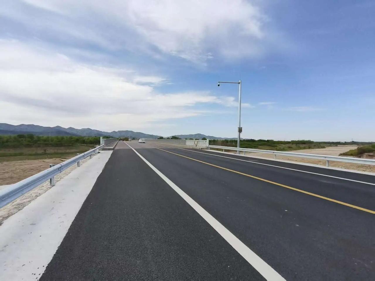 平谷的县级公路面貌一新
平谷区近期对多条县级公路进行了恢复重建和大修工程，不仅让