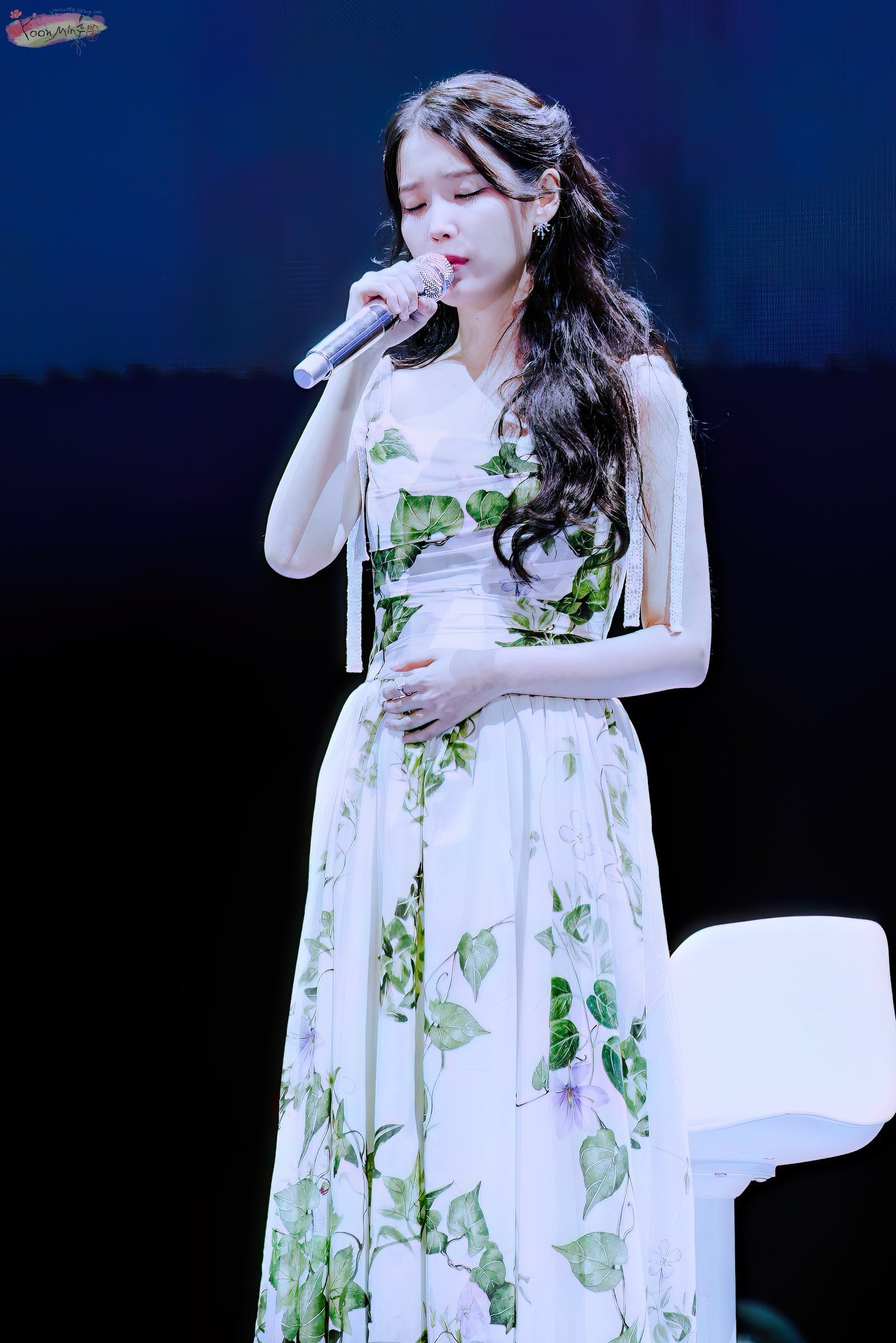 去年今日250914 17周年FMiu壁纸 
