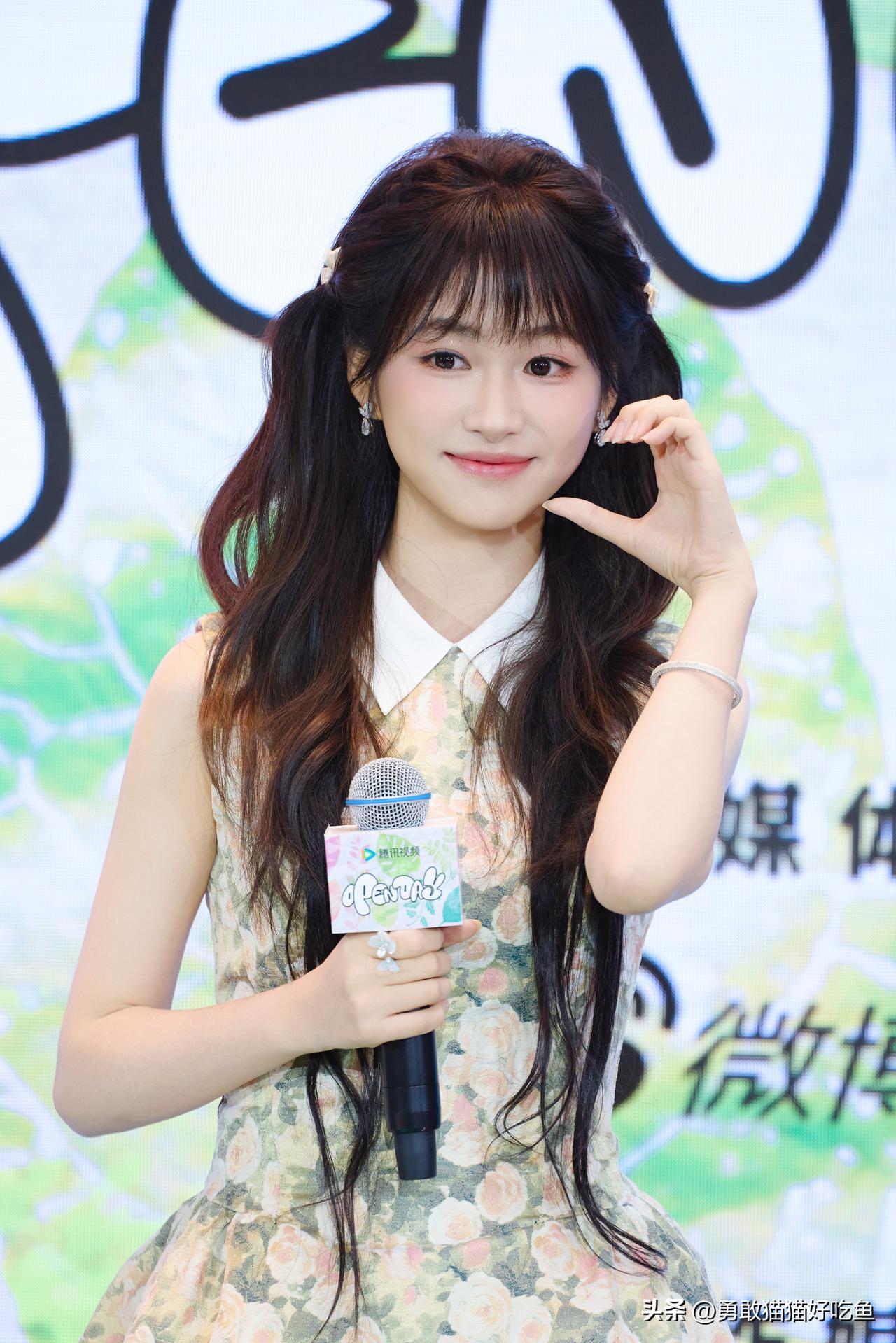 杨肸子分享图片