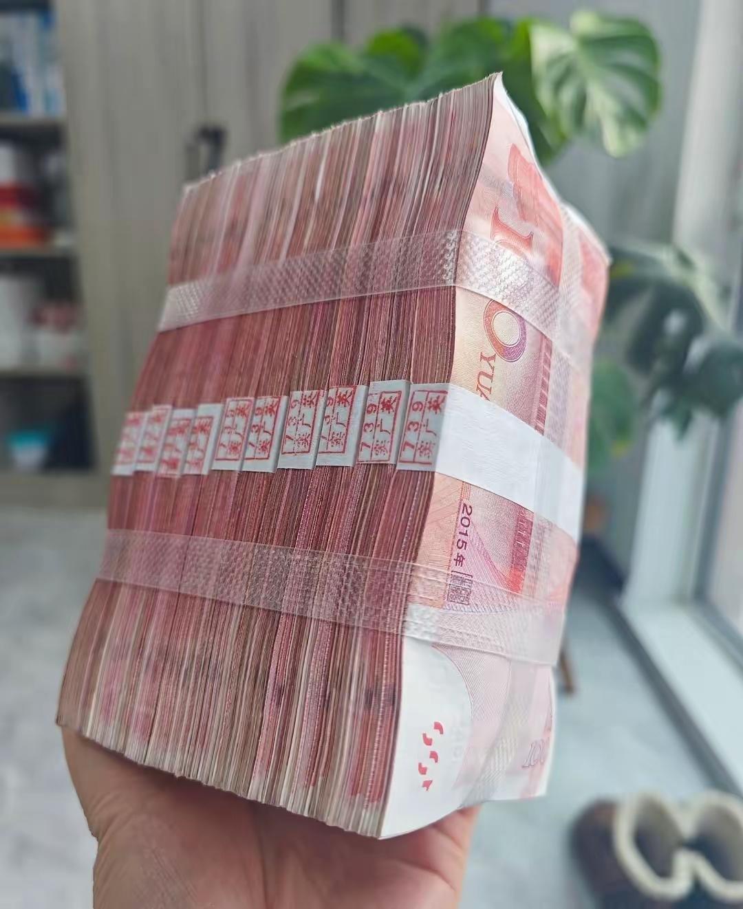 钱可以解决一切问题。
上买天，
下买地，
中间还能买空气。
人生99%的事情都和