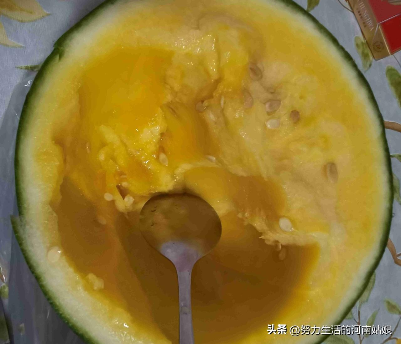 我的今日状态：💰期待暴富
我这里的天气：🌧下雨
周一遇小雨，日子慢慢走
 