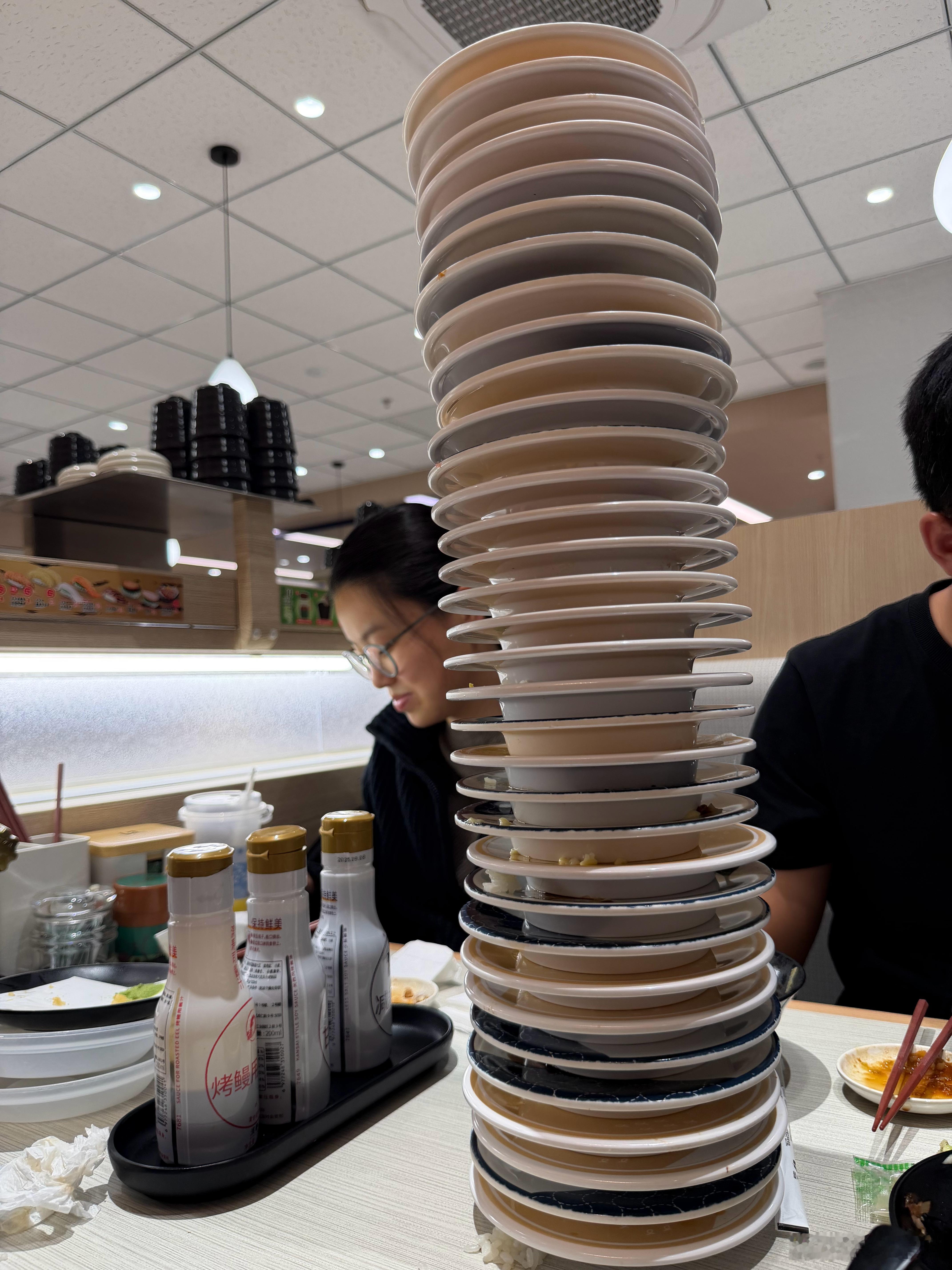 北京下雪能够感觉到今天在北京的人都很兴奋每年的第一场雪就像特定的节日一样充满了仪
