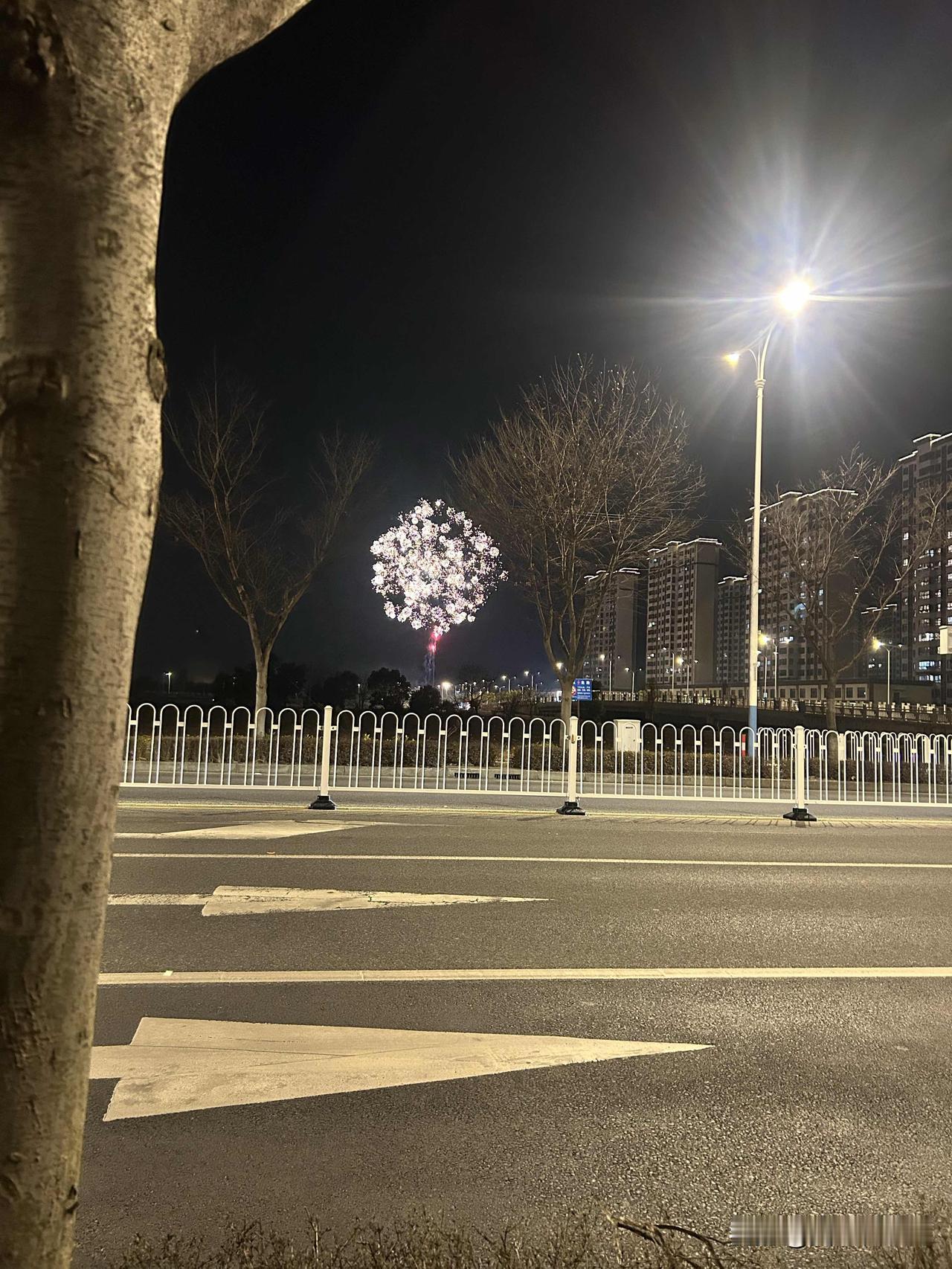 集卡点灯领现金我正在参加集卡点灯分20万春节活动。集卡点亮灯笼，可获得现金奖励，