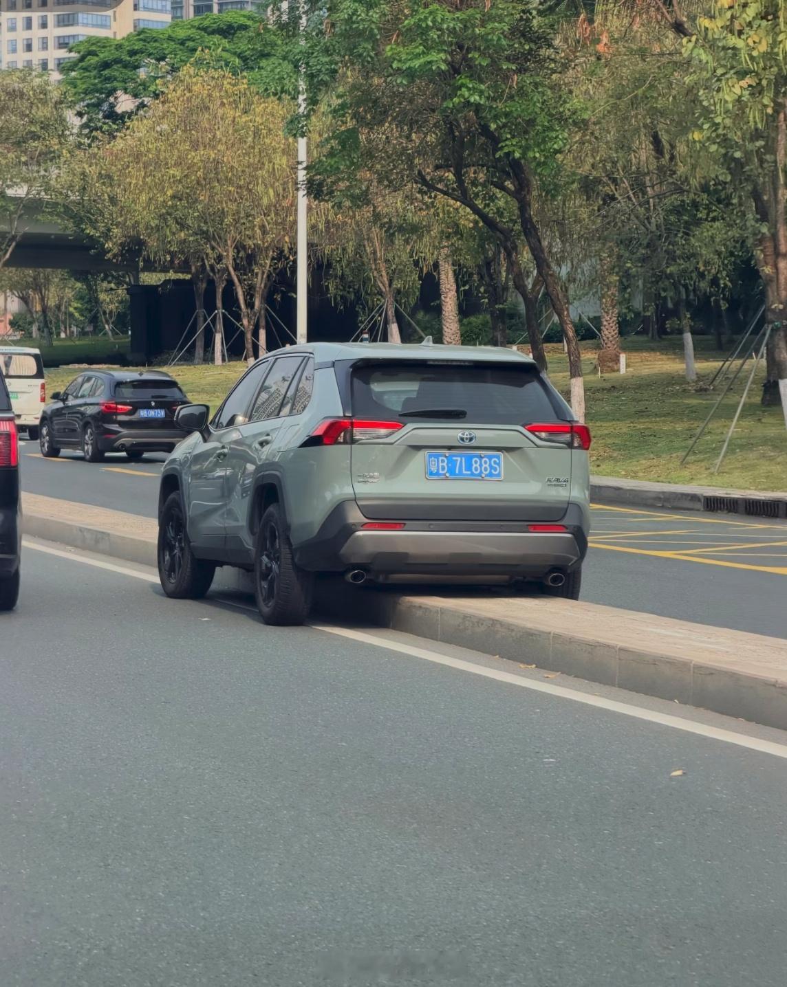 这开车开到这来了，骑虎难下的感觉...... 