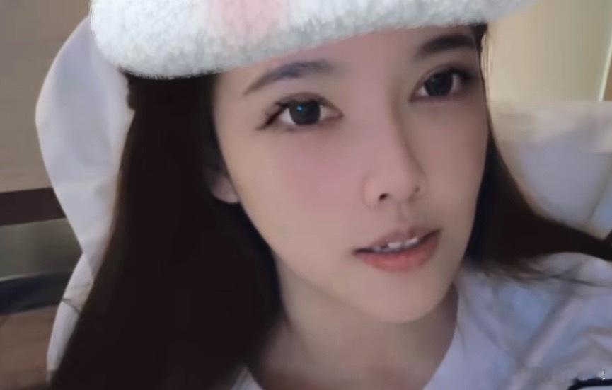 蛋糕：我爸是海军退役，没有任何不良嗜好，不打牌不喝酒。我爸妈结婚很晚，小时候家教