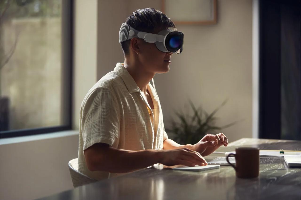 苹果Vision Pro将于2月2日在海外上市，有消息称苹果员工买头显可享75折