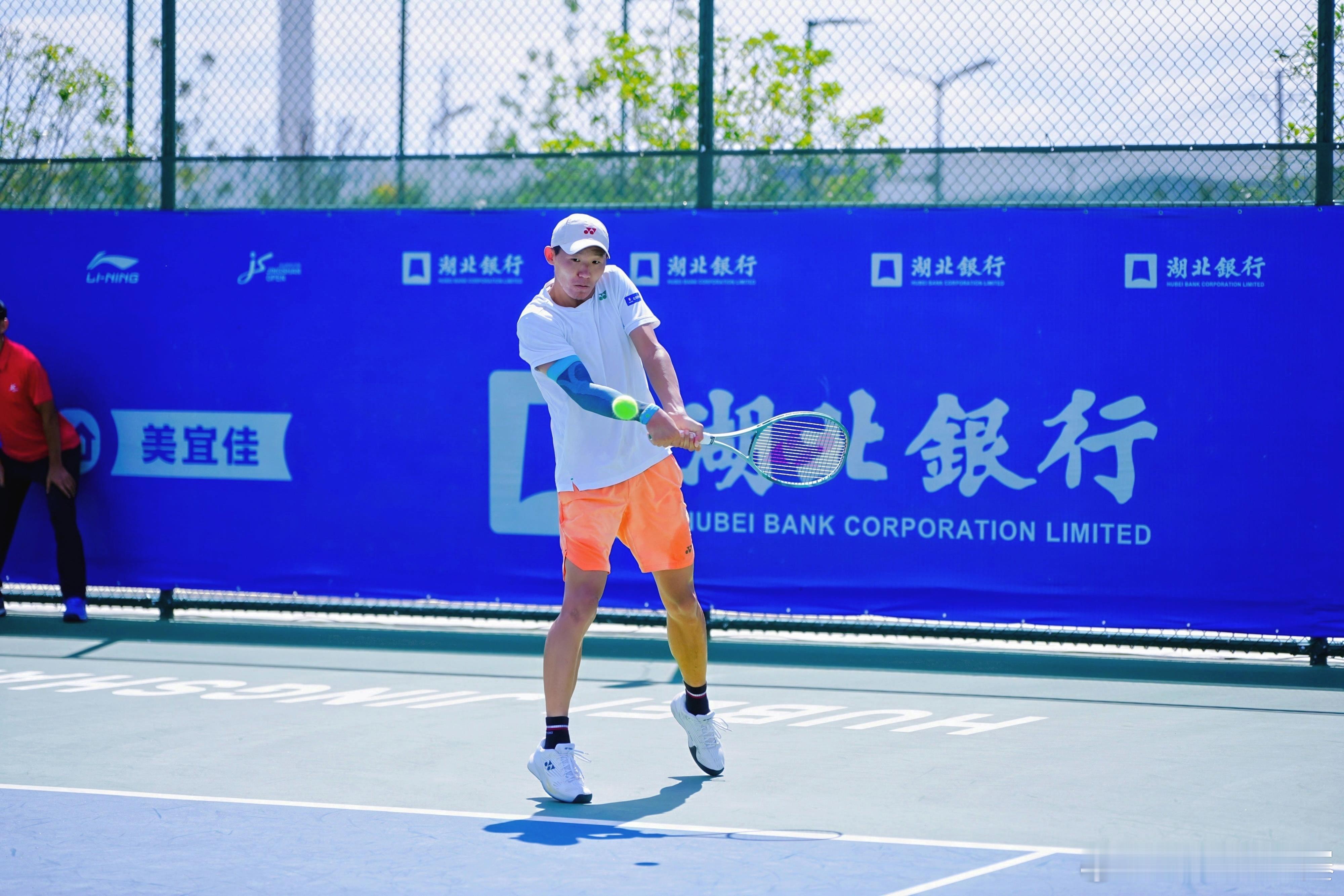 ATP挑战赛 京山站中国球员正赛首轮赛果：崔杰[WC] 64 67(5) 46 