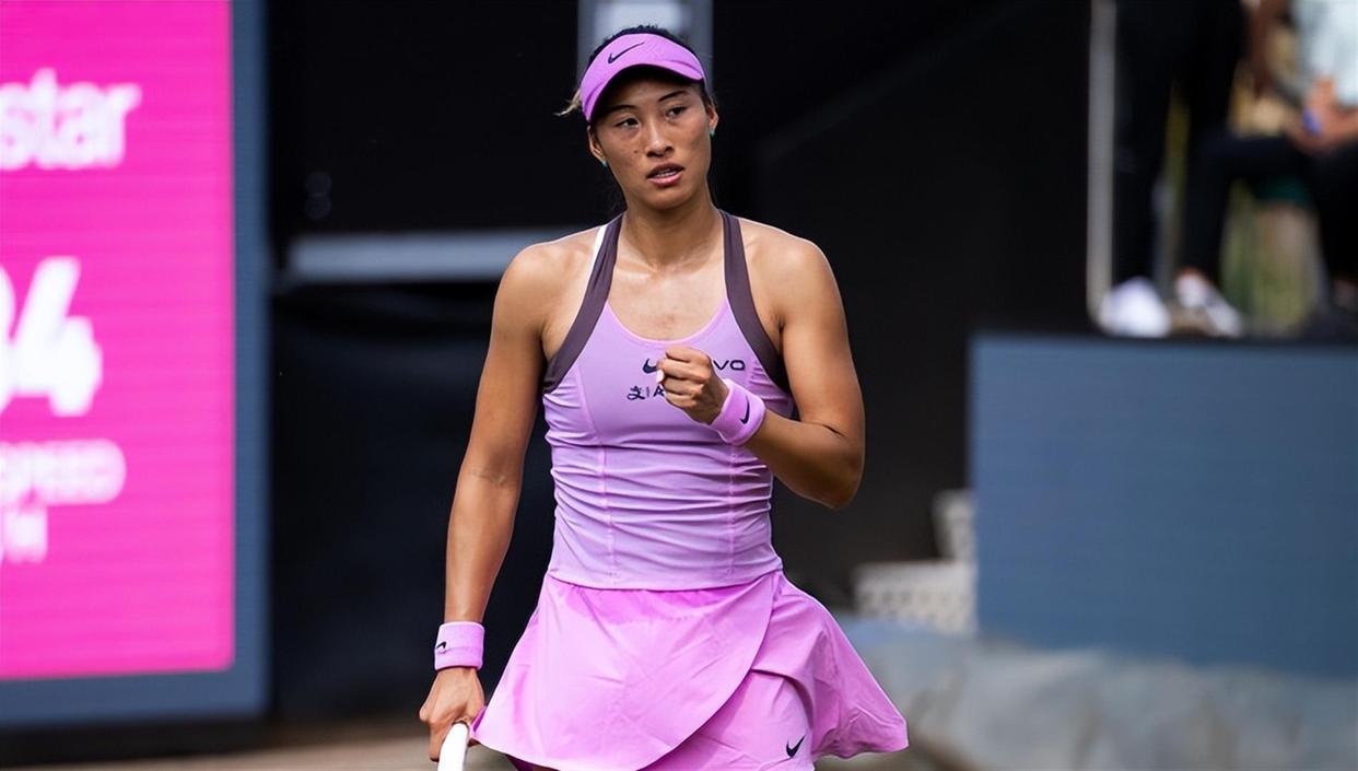 中国金花郑钦文WTA250雅典站送油条横扫晋级
         北京时间202