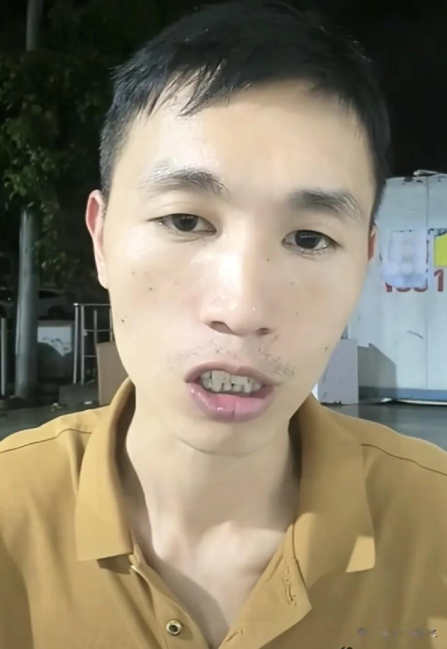 李鑫直播给生父定抛弃罪，姐姐苦寻多年拒见弟弟，网友：心寒

李鑫直播间里那番话，