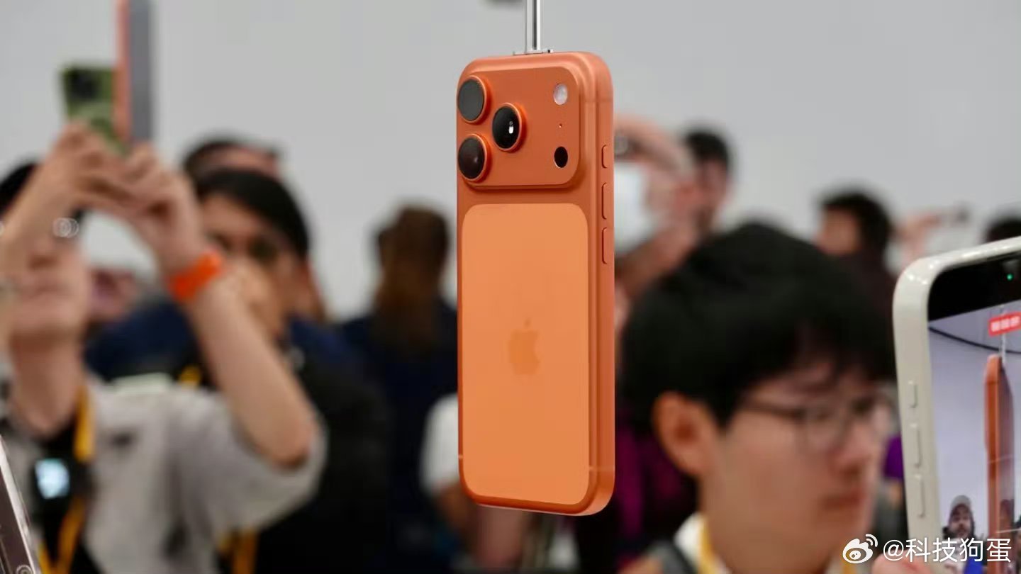 盘点网友对iPhone17五大遗憾唉，iPhone 17的背屏款又跳票了，讲真狗
