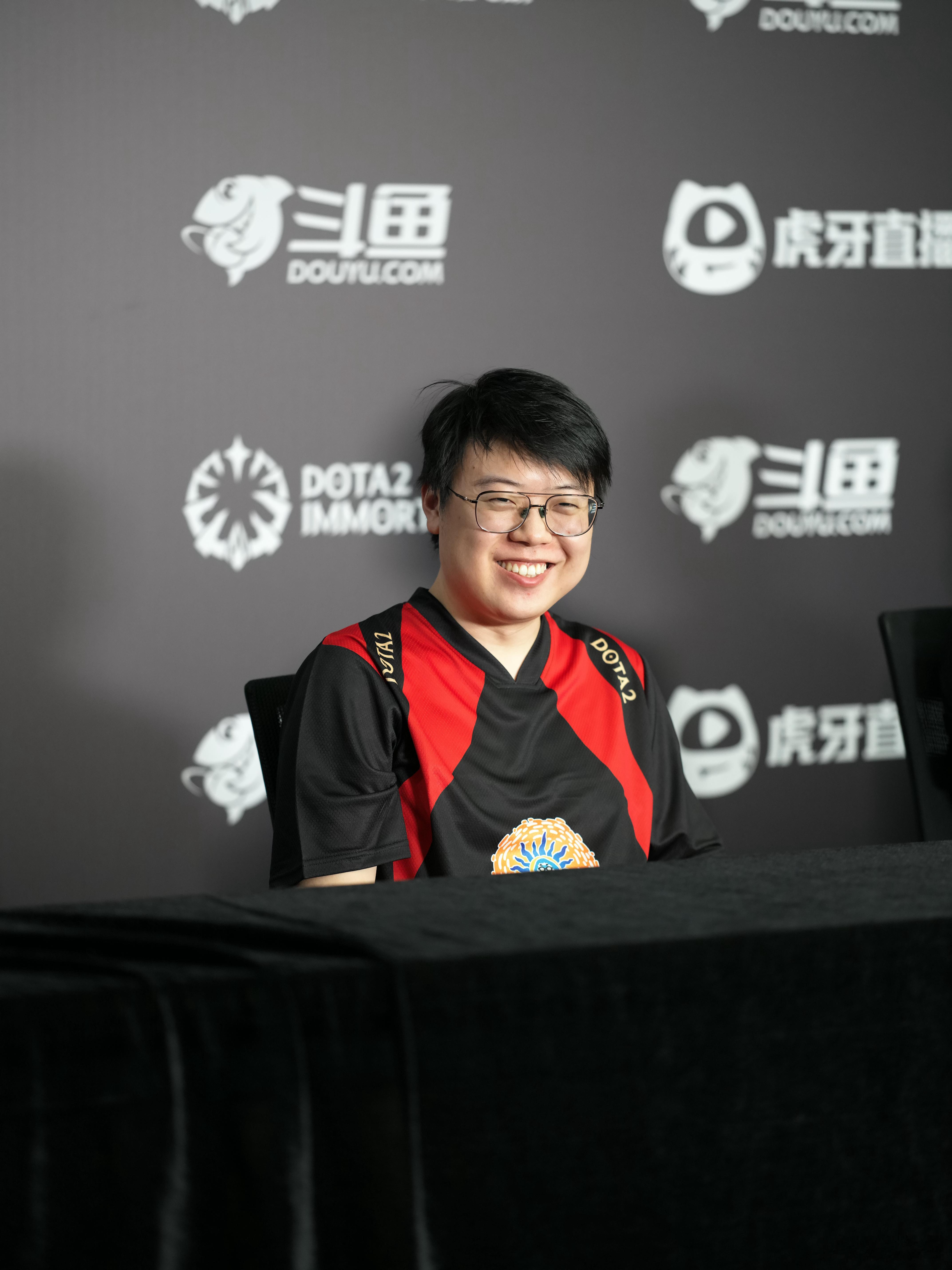 猪哥喜笑颜开dota2不朽杯总决赛dota2不朽杯dota2 ​​​