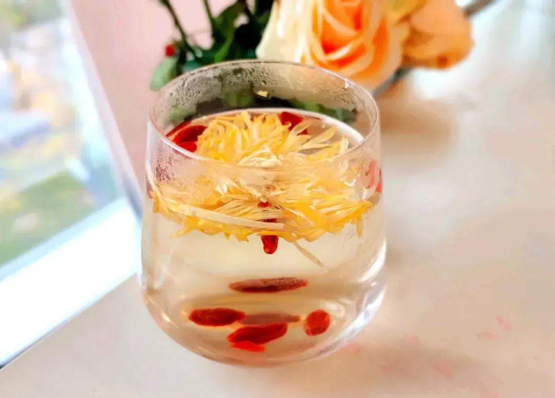 喝水就是最简单的“养生方”！身体“喊渴”的5个信号，这样喝才管用