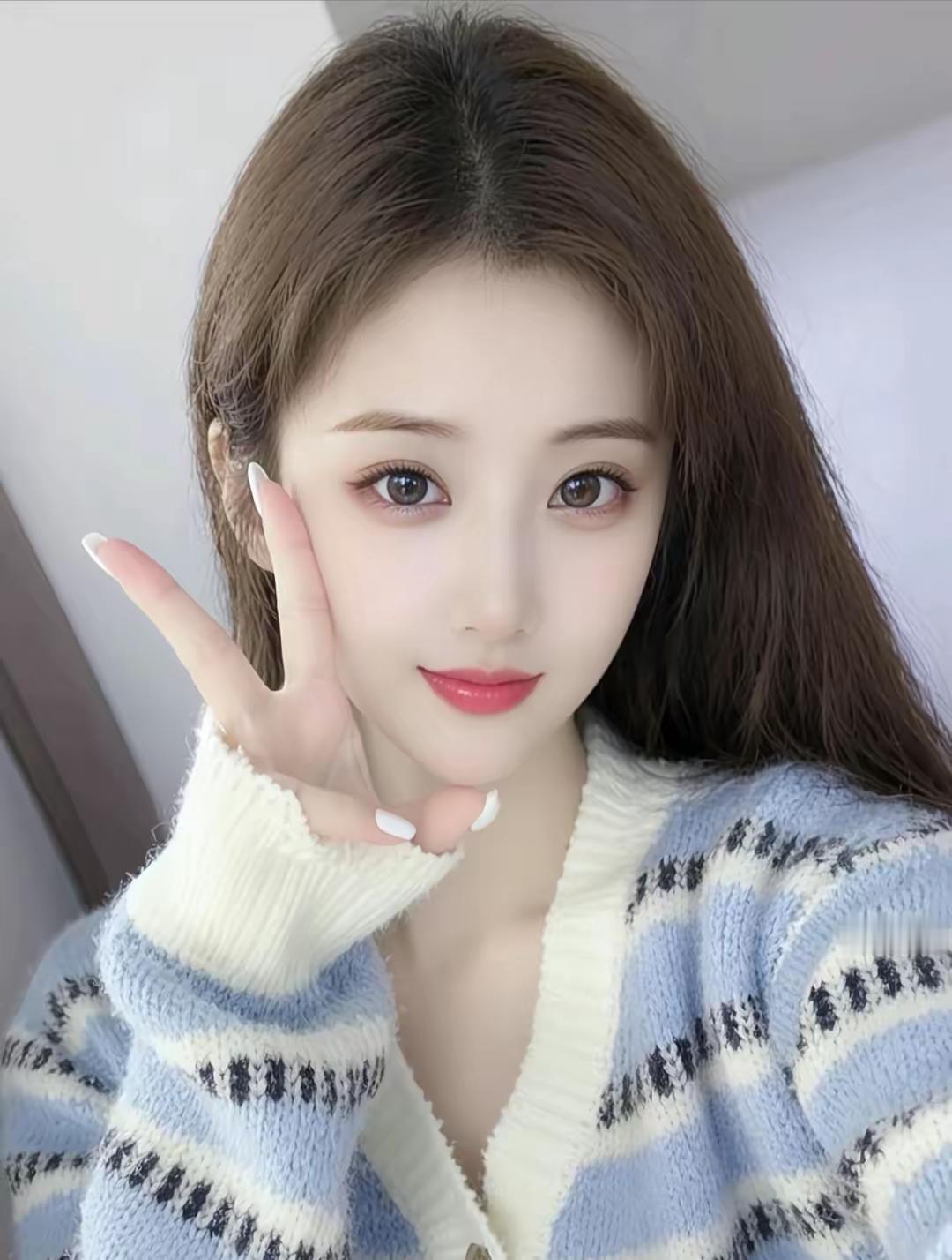 我以前是个典型的“靠奶茶咖啡续命”的人。每天早上一杯咖啡提神，下午一杯奶茶安慰，