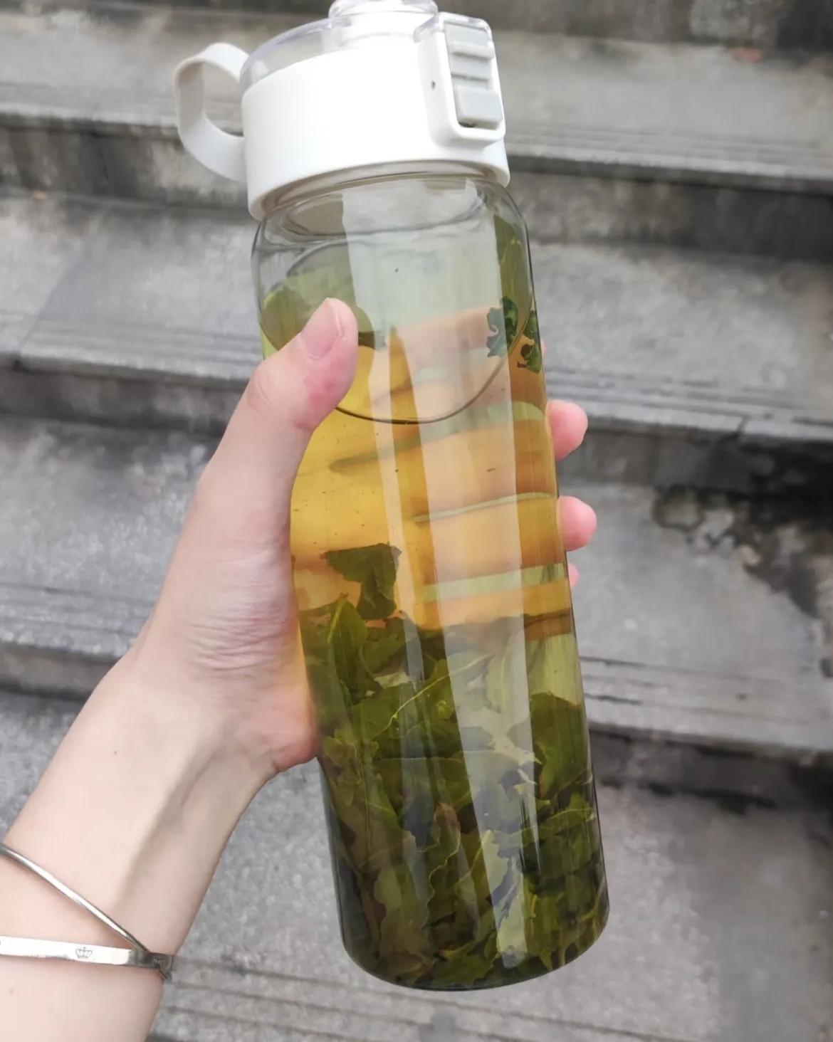 突然发现喝茶真的挺有用的......
近一周沉浸于茶香之中，我发掘了饮茶带来的数