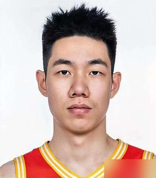 太真实了，同一个球员，换个教练就像换了个人。

就拿朱俊龙来说，之前在俱乐部打总