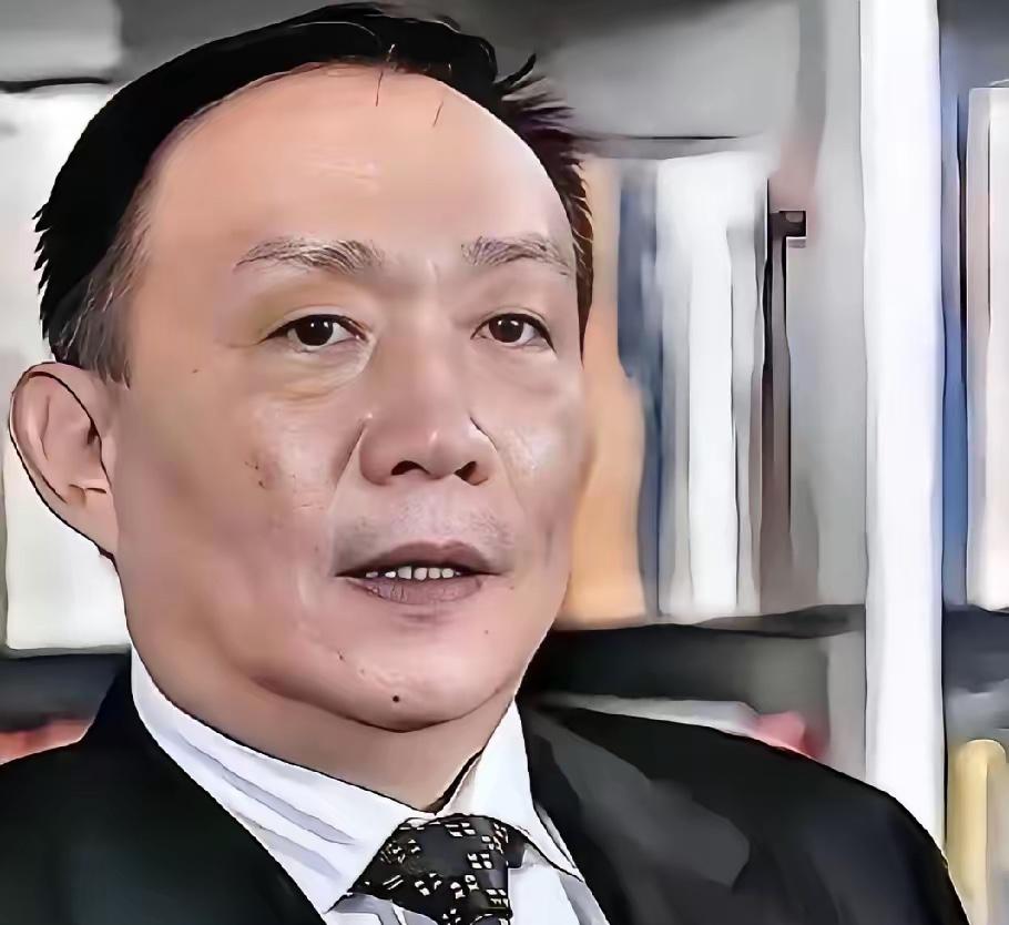 卢麒元这人，够硬，也够轴。

别人闷声发大财，他偏把“离岸信托”那层窗户纸捅破。