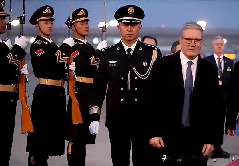 反常！英国首相斯塔默访华，对乌克兰的事竟“一字不提”

英国首相斯塔默访华，有个